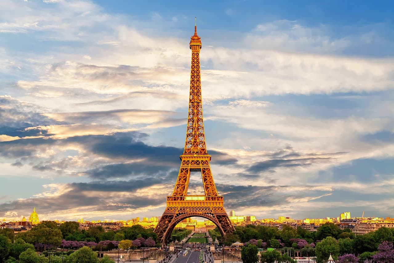 Campo de Marte/ Torre Eiffel/ Galerias Lafayette · París