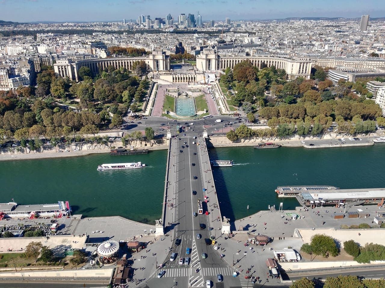 Campo de Marte/ Torre Eiffel/ Galerias Lafayette · París